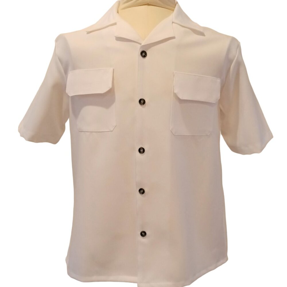 Men's shirt vintage short sleeve 2 pocket flap brand new plus free earring set.